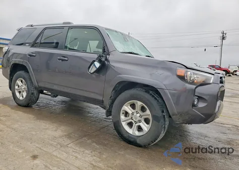 2022 Toyota 4Runner Sr5 z USA, uszkodzony, nr VIN JTEEU5JR9N5261573